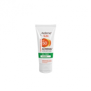 کرم ضد آفتاب فاقد چربی آردن SPF50 به عنوان ضد آفتاب مارک خوب با قدرت تنظیم چربی پوست